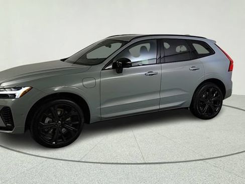Used 2026 Volvo XC60 T8 Ultra w/ Climate Package AWD/4WD image 3