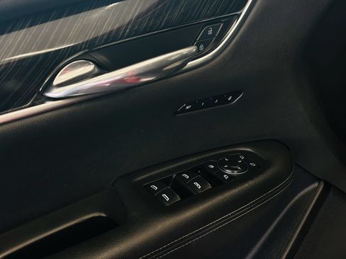 Used 2021 Cadillac XT6 Premium Luxury AWD/4WD image 30