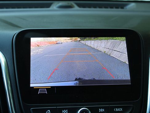 Used 2019 Chevrolet Equinox LT AWD/4WD image 32