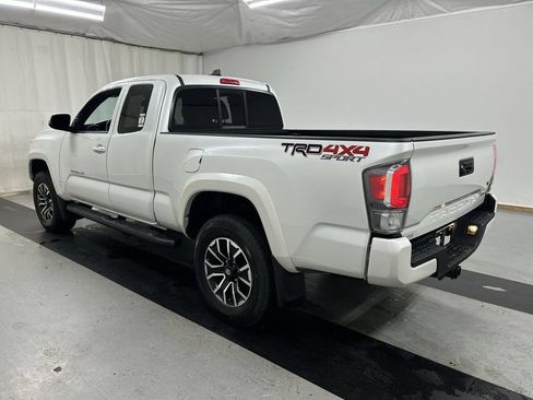 Used 2022 Toyota Tacoma TRD Sport AWD/4WD image 7