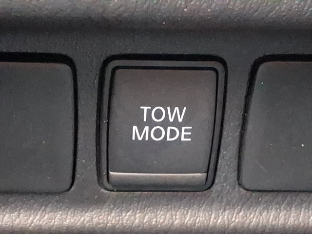 Used 2018 Nissan Pathfinder SV FWD image 24