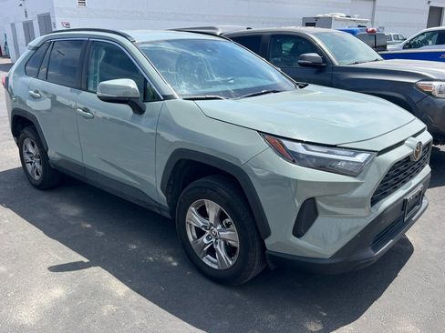 Used 2022 Toyota RAV4 XLE AWD/4WD image 2