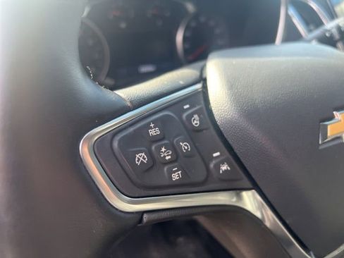 Used 2024 Chevrolet Equinox Premier image 11