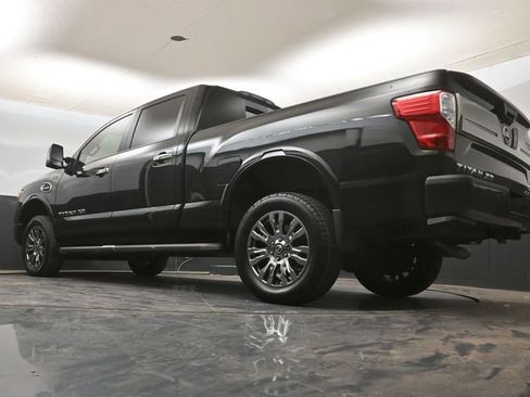 Used 2017 Nissan Titan Platinum Reserve AWD/4WD image 14