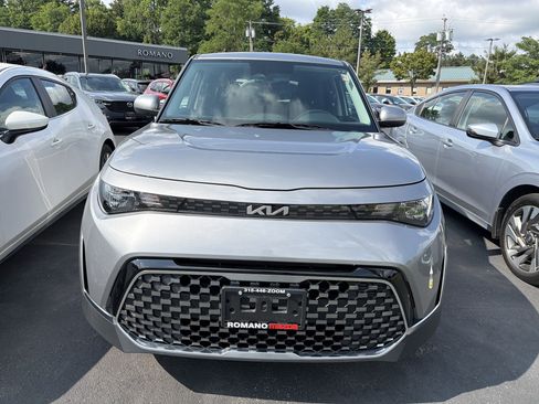 Used 2024 Kia Soul EX FWD image 3