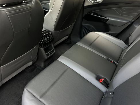 Used 2023 Volkswagen ID.4 Pro S RWD image 12
