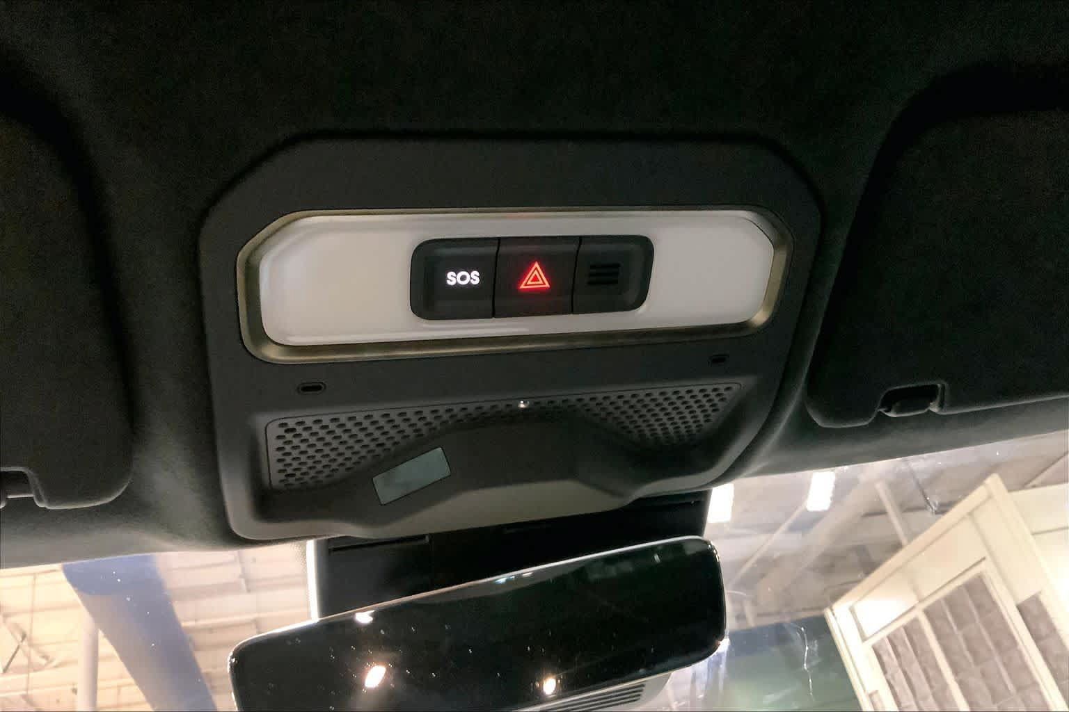 Used 2023 Rivian R1S Launch Edition Quad AWD/4WD image 32