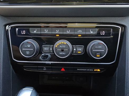 Used 2023 Volkswagen Atlas SE w/ Panoramic Sunroof Package AWD/4WD image 21