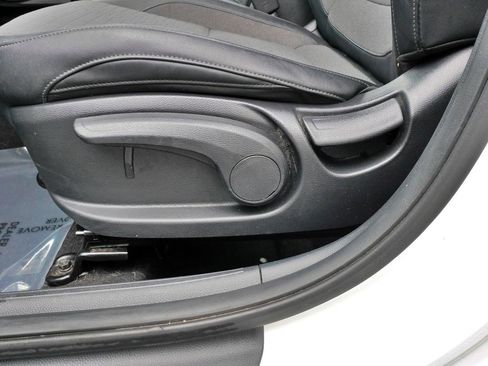 Used 2023 Kia Seltos S w/ Navigation Package image 21