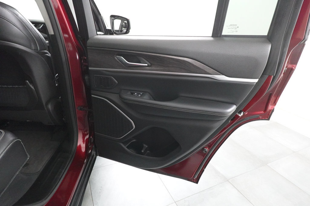 Used 2024 Jeep Grand Cherokee Limited 4xe AWD/4WD image 31