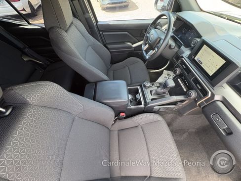 Used 2025 Toyota 4Runner SR5 AWD/4WD image 13