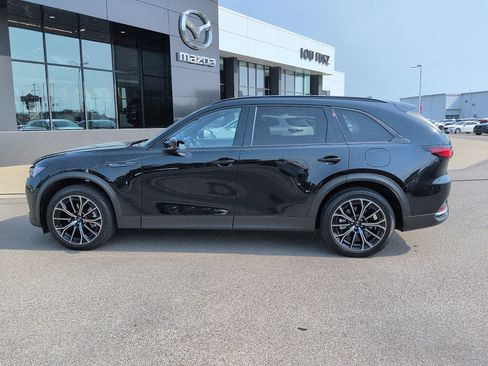 Certified 2025 MAZDA CX-70 Plug-In Hybrid w/ Premium Plus AWD/4WD image 4