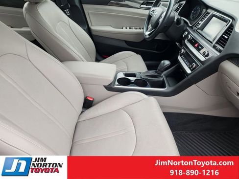 Used 2018 Hyundai Sonata Limited image 14