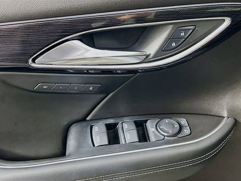 Used 2023 Buick Envision Essence w/ Sport Touring Package FWD image 9