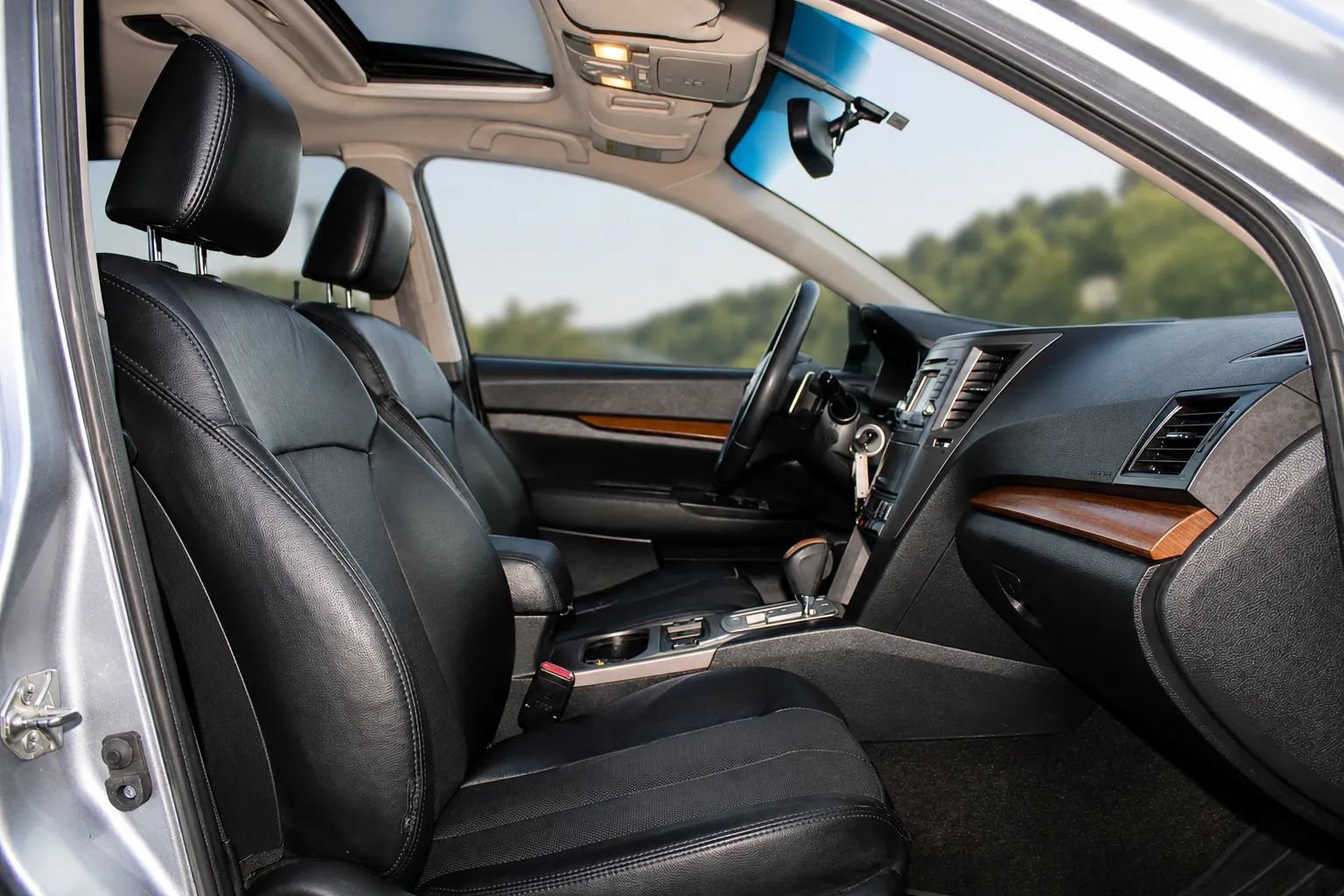 Used 2013 Subaru Outback 3.6R Limited w/ Moonroof Pkg AWD/4WD image 17