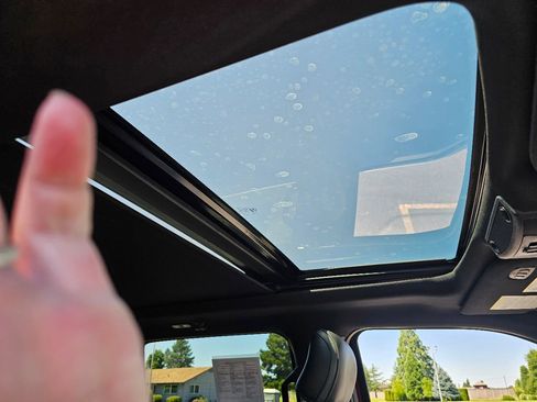 Used 2015 Ford F150 Platinum w/ Technology Package image 14