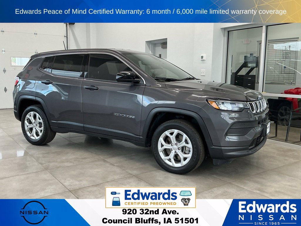 Used 2024 Jeep Compass Sport AWD/4WD image 2