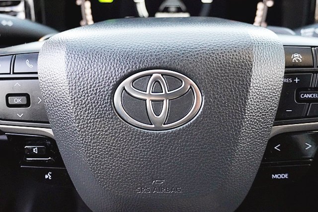 Used 2026 Toyota Camry SE w/ Convenience Package FWD image 45