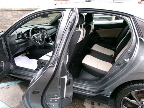 Used 2017 Honda Civic Sport image 13