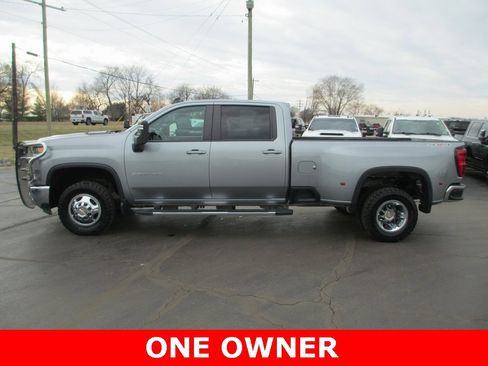 Used 2024 Chevrolet Silverado 3500 LT w/ Convenience Package image 9