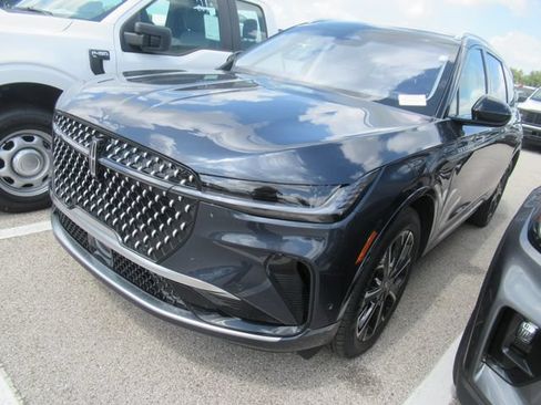 Certified 2024 Lincoln Nautilus Reserve AWD/4WD image 3