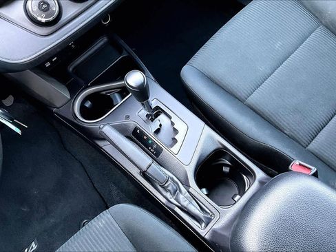 Used 2018 Toyota RAV4 LE image 16