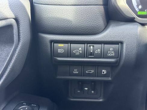 Certified 2024 Toyota Land Cruiser image 33