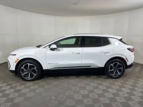 Used 2024 Chevrolet Equinox EV LT image 6