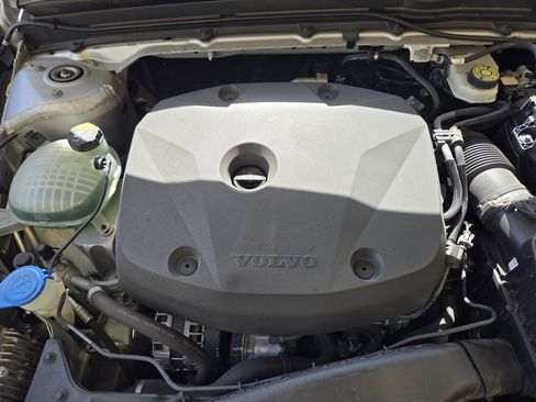 Used 2019 Volvo XC40 T4 Inscription image 42