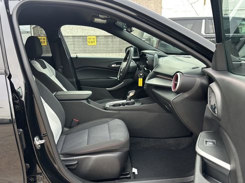 Used 2024 Chevrolet Trax RS image 13