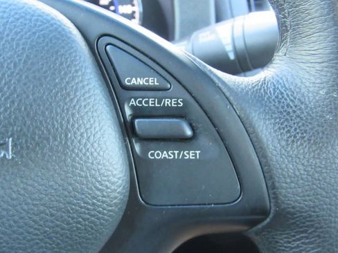 Used 2010 INFINITI G37 Convertible w/ Premium Pkg image 28