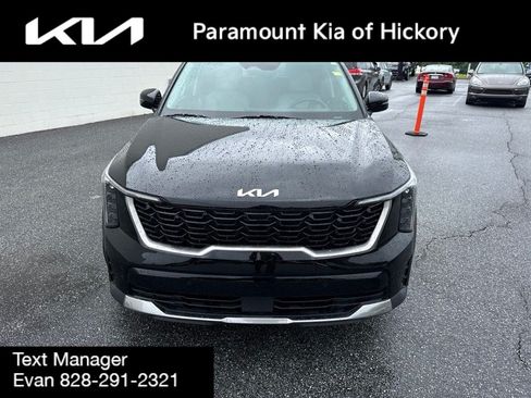 Used 2025 Kia Sorento S w/ Panoramic Sunroof Package FWD image 2