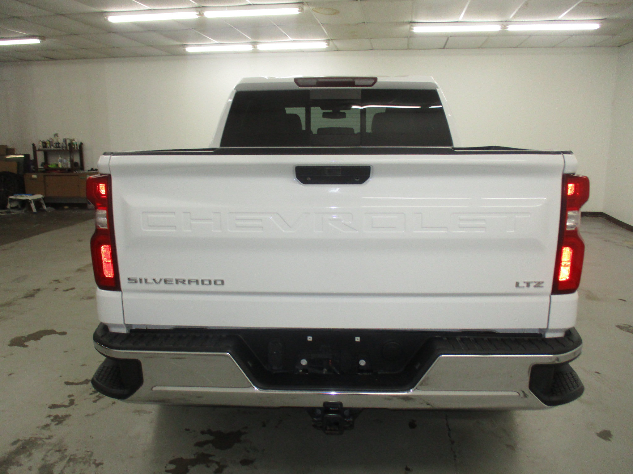 Used 2020 Chevrolet Silverado 1500 LTZ w/ LTZ Convenience Package AWD/4WD image 7