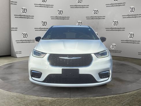 New 2026 Chrysler Pacifica Select image 8