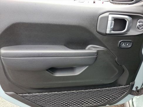 Certified 2024 Jeep Wrangler Unlimited AWD/4WD image 23