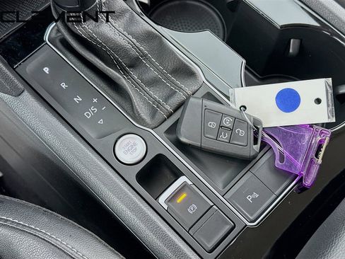 Used 2022 Volkswagen Atlas SE image 24