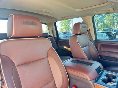Used 2017 Chevrolet Silverado 2500 High Country w/ Duramax Plus Package AWD/4WD image 24