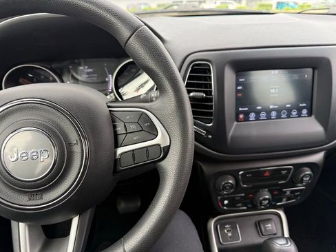 Used 2021 Jeep Compass Sport FWD image 8