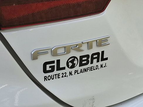 Used 2023 Kia Forte LXS w/ LXS Technology Package image 30