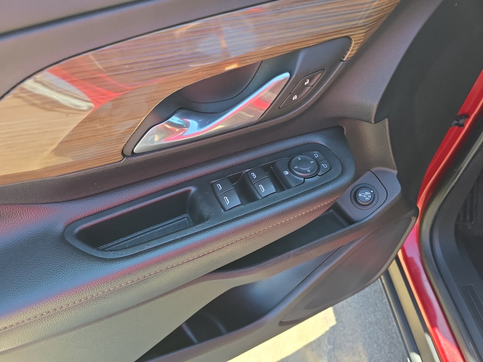 Used 2019 GMC Terrain SLE w/ Driver Convenience Package FWD image 11