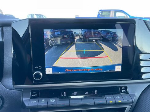 Used 2025 Toyota Camry SE FWD image 15