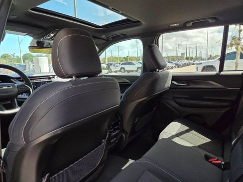 New 2026 Jeep Grand Cherokee Laredo X image 9