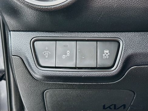 Used 2023 Kia Forte LXS w/ LXS Technology Package FWD image 10