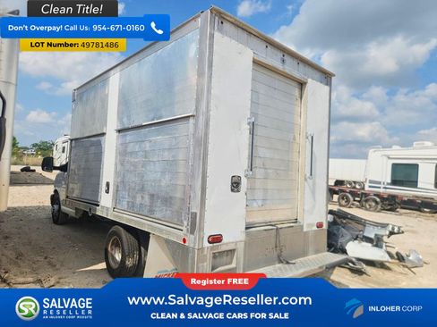Used 2016 Chevrolet Express 4500 RWD image 3