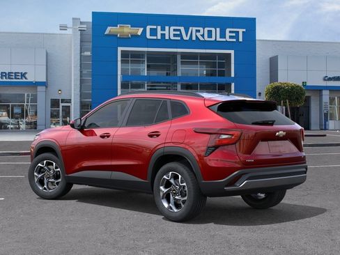 New 2026 Chevrolet Trax LT w/ LT Convenience Package FWD image 28