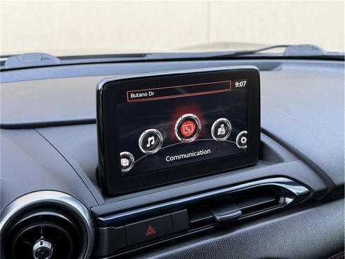 Used 2019 MAZDA MX-5 Miata RF Grand Touring RWD image 13