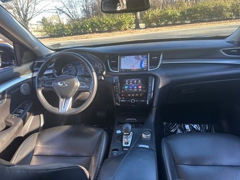 Used 2019 INFINITI QX50 Essential w/ Premium Heat Package image 11