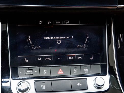 Used 2025 Audi Q7 3.0T Premium Plus AWD/4WD image 23