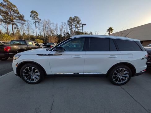 Certified 2025 Lincoln Aviator Reserve image 7