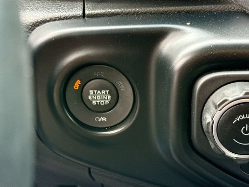 Used 2021 Jeep Wrangler Unlimited Sahara AWD/4WD image 18